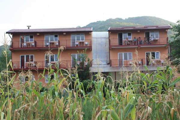 Hotel Pensiune Safrane (Baie Herculane)
